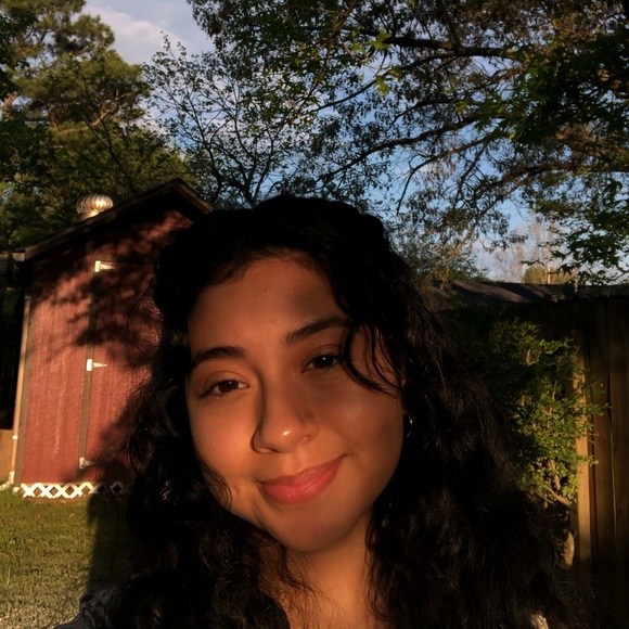 Meet your Posher, Vanessa - Picture 2 of 3